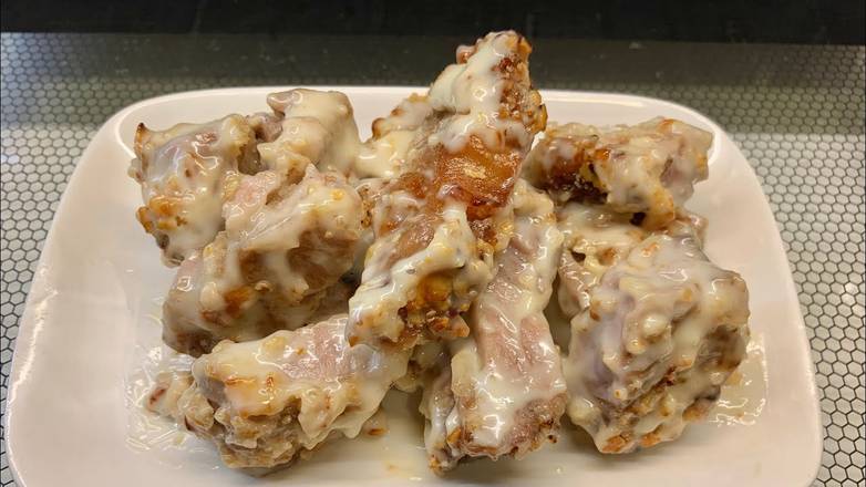 Pork Chops with Honey Walnut in Salad Dressing / 沙汁合桃豬扒